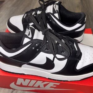 Nike Classic Black and White Low-Tops